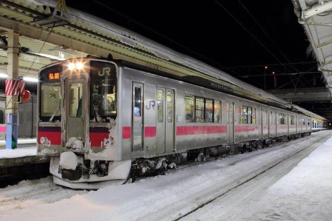 JR東日本 クハ700形 クハ700-8 鉄道フォト・写真 by レンタくんさん 青森駅 (JR)：2015年12月30日22時ごろ