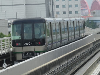 神戸新交通2000型電車 2600形(Mc) 2604 鉄道フォト・写真 by 電車好き23617さん みなとじま駅：2014年06月26日15時ごろ