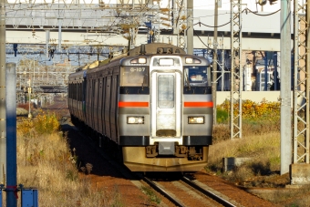 JR北海道 クハ731形(Tc') クハ731-107 鉄道フォト・写真 by BBsanさん 白石駅 (北海道|JR)：2021年11月12日07時ごろ