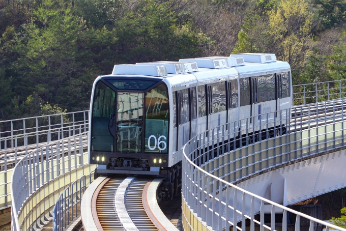 愛知高速交通 リニモ103形(Mc) 163 鉄道フォト・写真 by BBsanさん 八草駅 (リニモ)：2022年04月08日15時ごろ