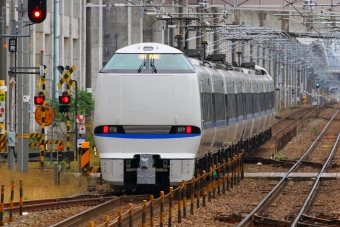 JR西日本683系電車 クロ683形(Tsc) 鉄道フォト・写真 by BBsanさん 西金沢駅：2022年05月26日16時ごろ