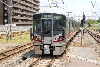 JR西日本 クハ520形 クハ520-103 鉄道フォト・写真 by BBsanさん 津幡駅 (JR)：2022年05月27日10時ごろ