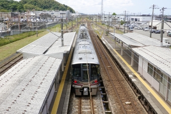 JR西日本 クモハ521形 クモハ521-114 鉄道フォト・写真 by BBsanさん 津幡駅 (JR)：2022年05月27日11時ごろ