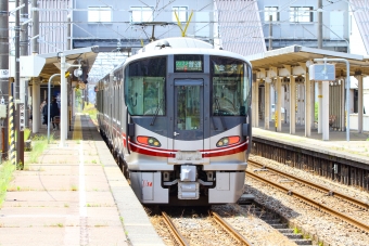 JR西日本 クモハ521形 クモハ521-114 鉄道フォト・写真 by BBsanさん 津幡駅 (JR)：2022年05月27日10時ごろ