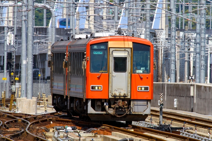 JR西日本 キハ120形 キハ120-350 鉄道フォト・写真 by BBsanさん 富山駅 (JR)：2022年05月29日10時ごろ