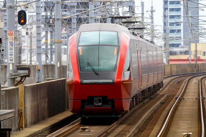 鉄道フォト・写真：近畿日本鉄道 近鉄80000系電車  ひのとり 80602 烏森駅 鉄道フォト・写真 by BBsanさん - 撮影日 2022/08/22 10:21