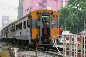 タイ国鉄 1195 鉄道フォト・写真 by BBsanさん ：2010年01月29日19時ごろ