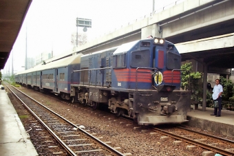 フィリピン国鉄 GE U6B 5005 鉄道フォト・写真 by BBsanさん ：2001年03月01日15時ごろ