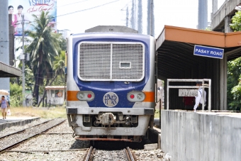 フィリピン国鉄 現代ロテムDMR DMR-12 鉄道フォト・写真 by BBsanさん ：2013年04月28日12時ごろ