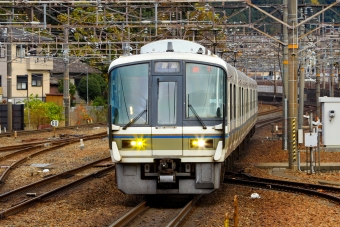 JR西日本 クハ221形 クハ221-45 鉄道フォト・写真 by BBsanさん 山科駅 (JR)：2022年12月01日14時ごろ