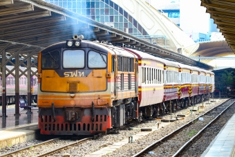 タイ国鉄 UM12C/GE 4025 鉄道フォト・写真 by BBsanさん ：2022年11月18日15時ごろ