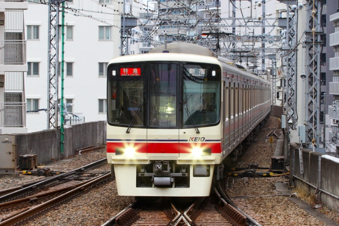 京王電鉄 京王クハ8700形 8704 鉄道フォト・写真 by BBsanさん 府中駅 (東京都)：2024年02月17日15時ごろ