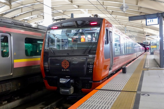 JR東日本 HB-E302形 海里(快速) HB-E302-6 鉄道フォト・写真 by BBsanさん 新潟駅：2024年03月03日18時ごろ