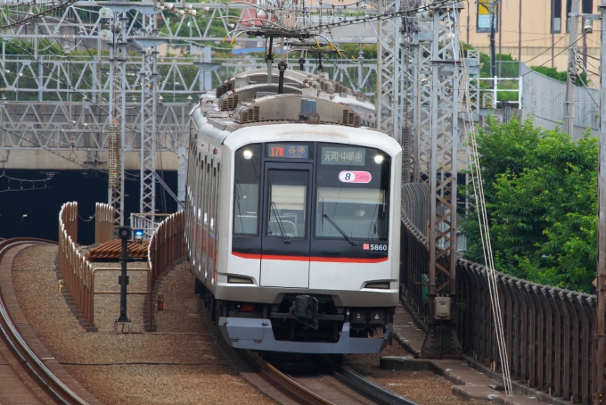 鉄道フォト・写真：東急電鉄 東急5000系電車 5860 多摩川駅 鉄道フォト・写真 by BBsanさん - 撮影日 2024/06/17 12:43