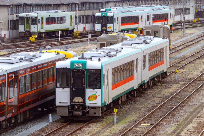 JR東日本 キハ111-215 (キハ100・110系) 車両ガイド | レイルラボ(RailLab)