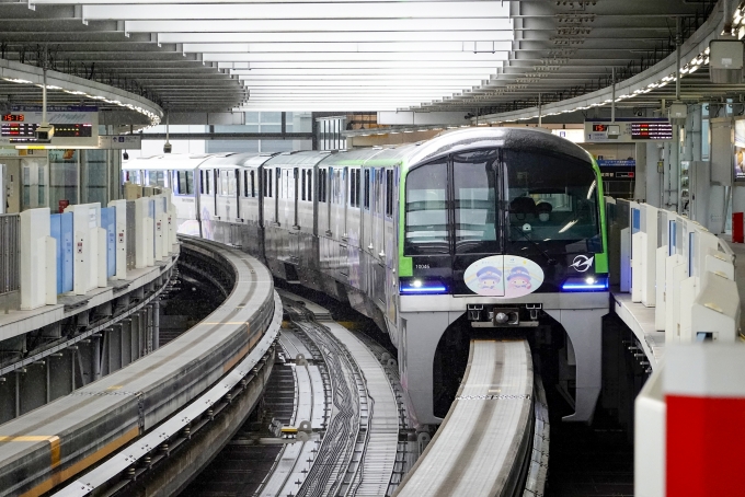 東京モノレール10000形(Tc2) 10046 鉄道フォト・写真 by BBsanさん 羽田空港第３ターミナル駅 (東京モノレール)：2021年04月13日15時ごろ