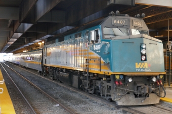VIA Rail Canada EMD F40PHディーゼル機関車 6407 鉄道フォト・写真 by TUILANYAKSUさん ：2019年10月12日04時ごろ