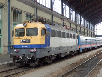 ハンガリー国鉄 V43 432238 鉄道フォト・写真 by TUILANYAKSUさん ：2014年09月06日22時ごろ