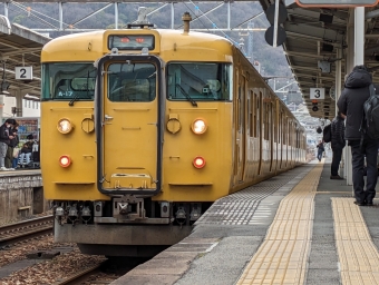 JR西日本 115系 鉄道フォト・写真 by やすのさん 糸崎駅：2024年03月21日13時ごろ