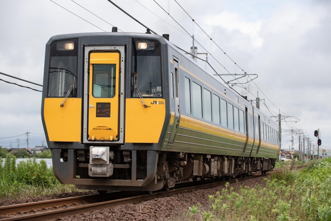 JR西日本キハ187系気動車 スーパーまつかぜ キハ187-12 直江駅 鉄道