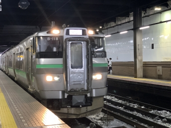 JR北海道 733系 普通列車 鉄道フォト・写真 by Aki鉄さん 札幌駅：2024年03月01日14時ごろ
