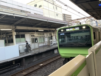 JR東日本 E235系 鉄道フォト・写真 by Aki鉄さん 池袋駅 (JR)：2024年03月23日17時ごろ