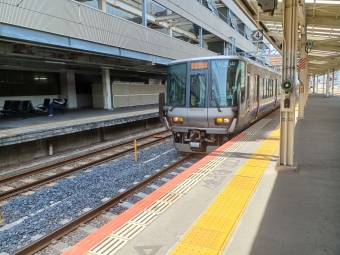 JR西日本 クハ222形 クハ222-2516 鉄道フォト・写真 by shingouki0000さん 和歌山駅 (JR)：2024年05月26日13時ごろ