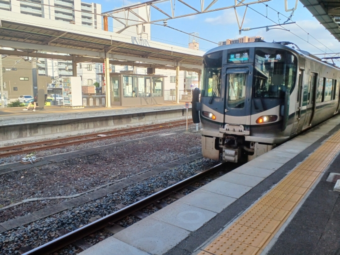 JR西日本 クモハ227形 クモハ227-1001 鉄道フォト・写真 by shingouki0000さん 和歌山駅 (JR)：2024年05月26日17時ごろ
