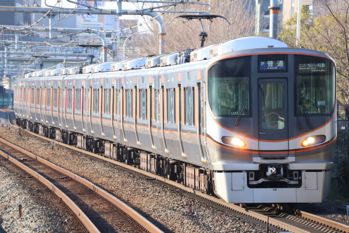 JR西日本 クモハ322-13 (323系) 車両ガイド | レイルラボ(RailLab)