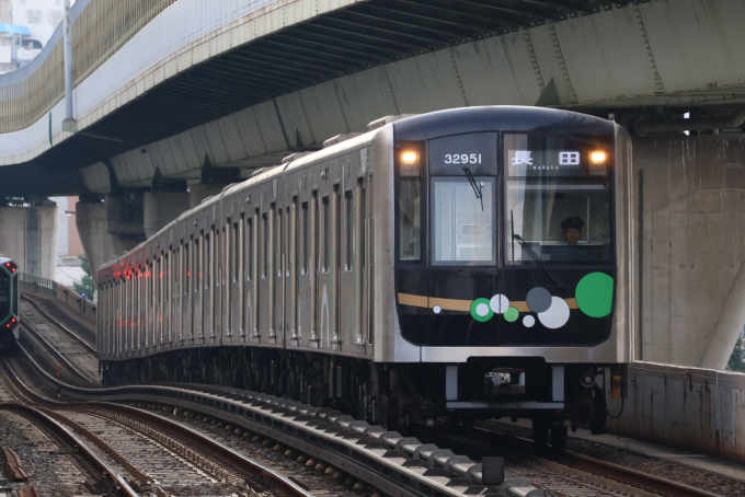大阪メトロ 32951 (大阪市営地下鉄30000系) 車両ガイド | レイルラボ