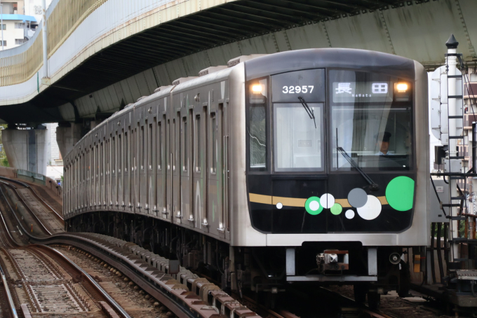 大阪メトロ 32957 (大阪市営地下鉄30000系) 車両ガイド | レイルラボ