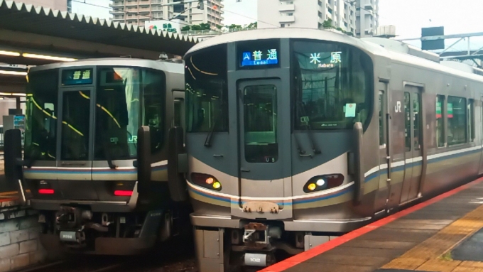 鉄道フォト・写真：JR西日本225系電車 クモハ225-102 草津駅 (滋賀県) 鉄道フォト・写真 by Mesoさん - 撮影日 2024/07/09 16:31