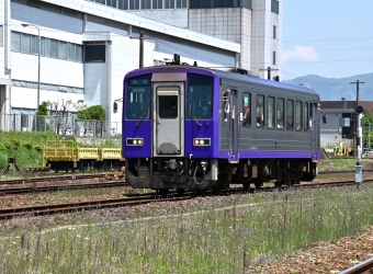 JR西日本キハ120形気動車 鉄道フォト・写真 by m433さん 亀山駅 (三重県)：2022年05月02日12時ごろ