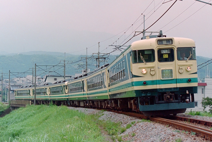 JR東日本 国鉄165系電車 鉄道フォト・写真 by Tomo-Papaさん 渋川駅：1998年07月27日00時ごろ