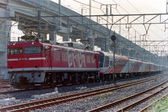 JR東日本 国鉄EF81形電気機関車 鉄道フォト・写真 by Tomo-Papaさん 赤羽駅：1999年09月25日00時ごろ