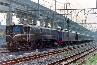 JR東日本 国鉄EF58形電気機関車 鉄道フォト・写真 by Tomo-Papaさん 赤羽駅：1999年09月25日00時ごろ