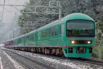 JR東日本 クロ485形 クロ485-4 鉄道フォト・写真 by Tomo-Papaさん 敷島駅：2001年03月31日00時ごろ