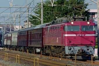 JR東日本 国鉄EF81形電気機関車 鉄道フォト・写真 by Tomo-Papaさん 土呂駅：2001年10月15日00時ごろ