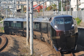 JR東日本 クロE654形 クロE654-101 鉄道フォト・写真 by Tomo-Papaさん 立川駅：2011年11月13日00時ごろ