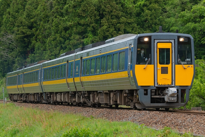 JR西日本キハ187系気動車 スーパーおき キハ187-2 津和野駅 鉄道フォト 