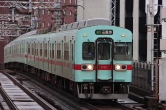 西日本鉄道 西鉄5000形電車 5124 鉄道フォト・写真 by すらんとのーずさん 薬院駅 (西鉄)：2024年06月28日07時ごろ