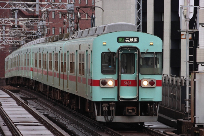 鉄道フォト・写真：西日本鉄道 西鉄5000形電車 5124 薬院駅 (西鉄) 鉄道フォト・写真 by すらんとのーずさん - 撮影日 2024/06/28 07:56