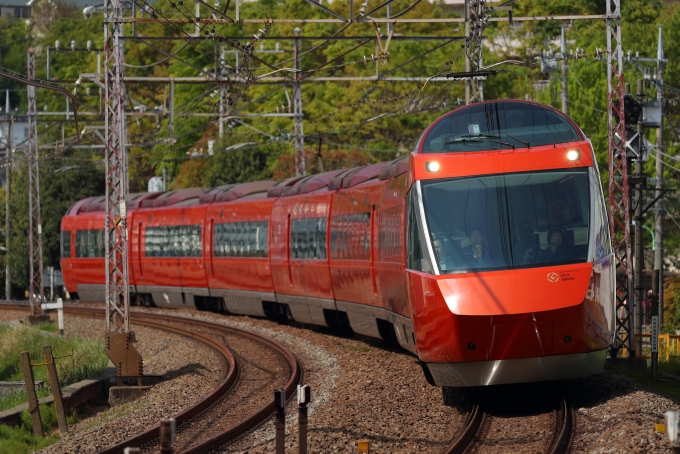 鉄道フォト・写真：小田急電鉄 小田急70000形電車 はこね 鶴川駅 鉄道フォト・写真 by nobu_32さん - 撮影日 2019/04/21 09:17