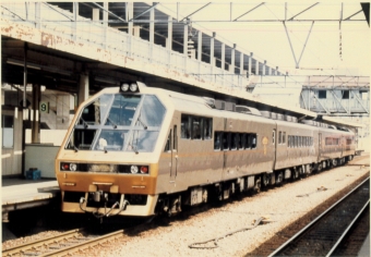 JR北海道 国鉄キハ58系気動車 キハ59形 キハ59 1 鉄道フォト・写真 by 二ヶ領用水の桜さん 札幌駅：1987年08月14日00時ごろ