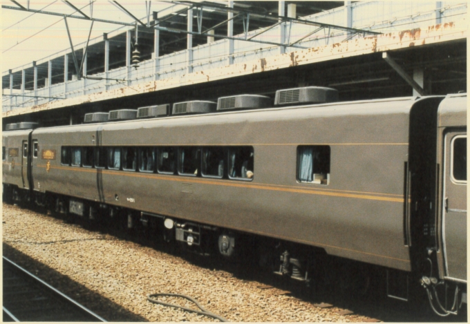 鉄道フォト・写真：JR北海道 国鉄キハ58系気動車 キハ29 1 札幌駅 鉄道フォト・写真 by 二ヶ領用水の桜さん - 撮影日 1987/08/14 00:00