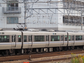 JR西日本 モハ222形 モハ222-2018 鉄道フォト・写真 by tokadaさん 尼崎駅 (JR)：2018年10月24日10時ごろ