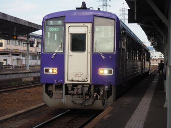 JR西日本 キハ120形 キハ120-306 鉄道フォト・写真 by tokadaさん 伊賀上野駅 (JR)：2019年04月05日16時ごろ