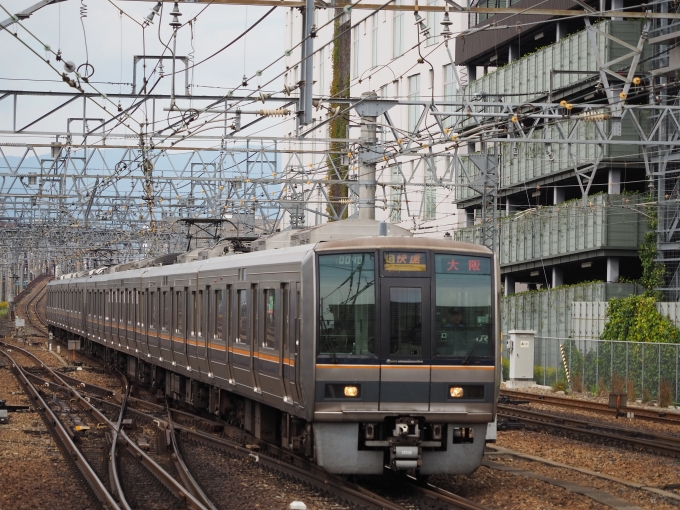 JR西日本 クハ207形 クハ207-103 鉄道フォト・写真 by tokadaさん 尼崎駅 (JR)：2018年10月16日10時ごろ