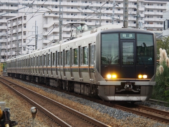JR西日本 クモハ321形 クモハ321-16 鉄道フォト・写真 by tokadaさん 伊丹駅 (JR)：2017年10月24日14時ごろ