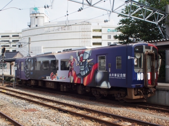 のと鉄道NT200形 NT211 鉄道フォト・写真 by tokadaさん 七尾駅 (のと鉄道)：2016年07月02日09時ごろ